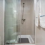 Spacious & Sunny With Pool By Hostwise Lägenhet *