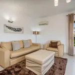 Spacious & Sunny With Pool By Hostwise *