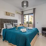 Spacious & Sunny With Pool By Hostwise