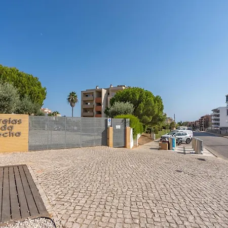 Spacious & Sunny With Pool By Hostwise 波尔蒂芒