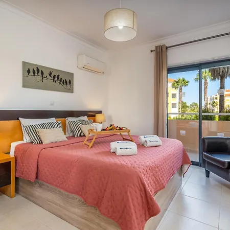 Spacious & Sunny With Pool By Hostwise 波尔蒂芒