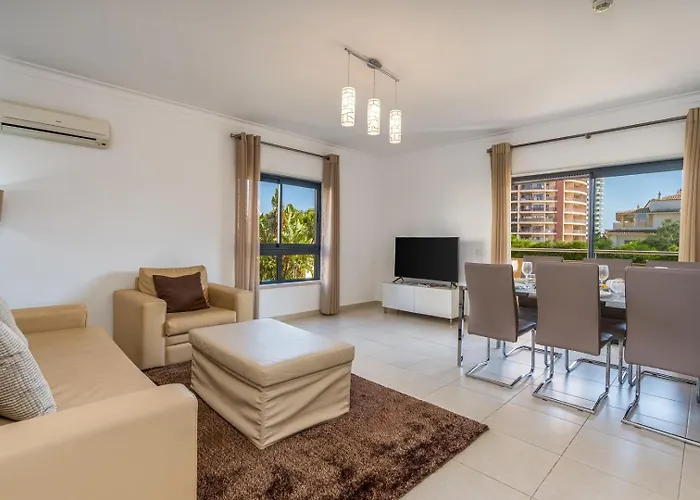 Spacious & Sunny With Pool By Hostwise Apartamento *