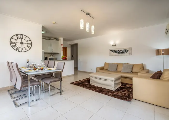 Apartamento Spacious & Sunny With Pool By Hostwise *